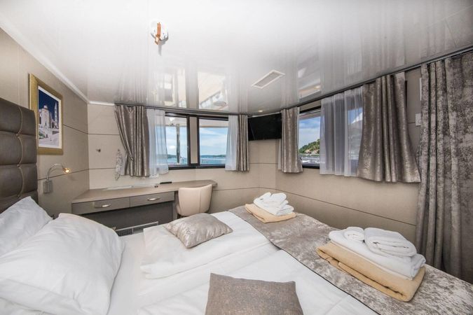 Motor Sailer 158 | Ambassador