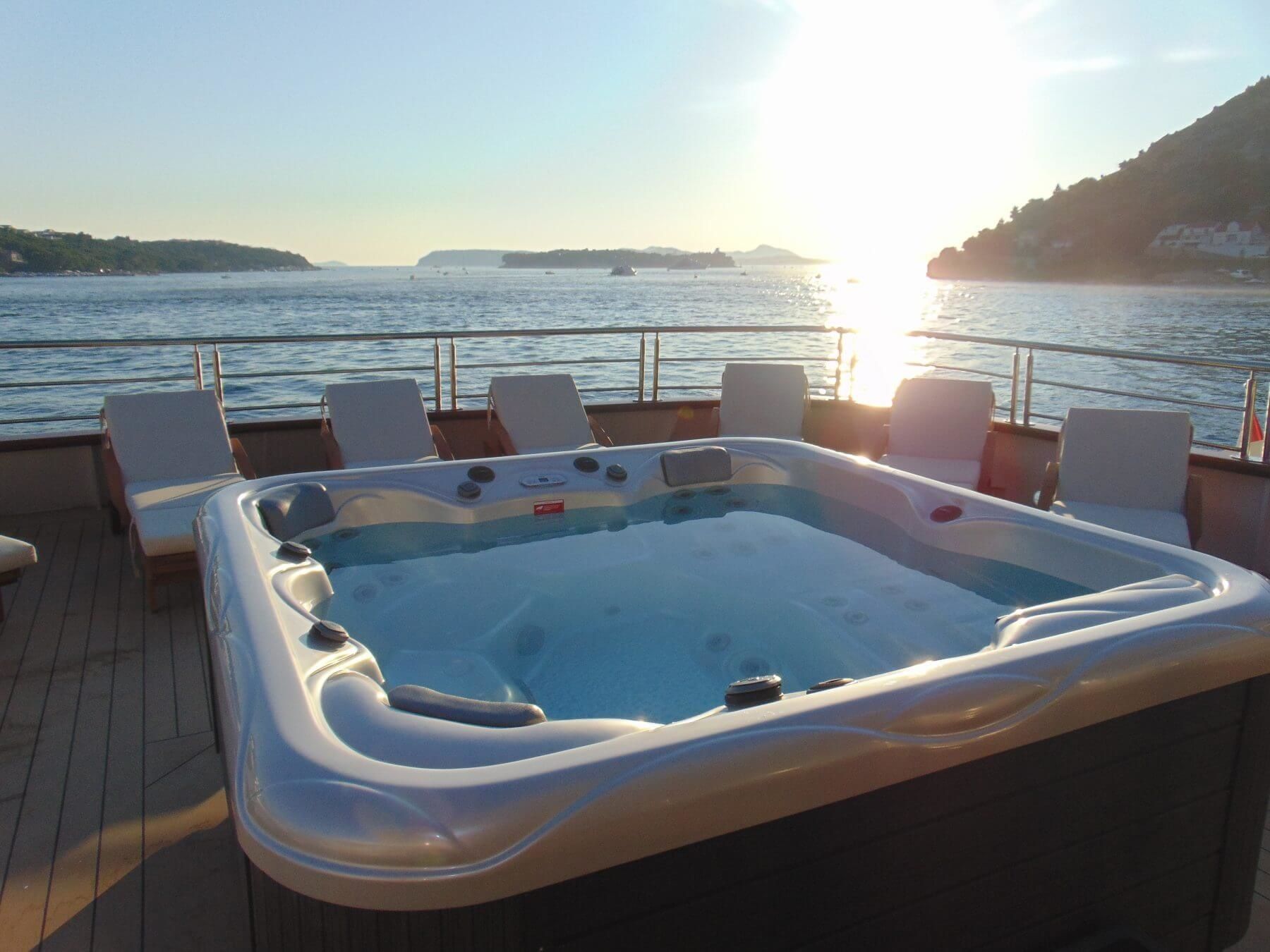 Motor Sailer 158 | Ambassador