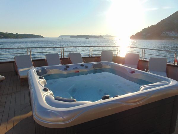 Motor Sailer 158 | Ambassador