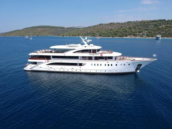 Motor Sailer 158 | Ambassador