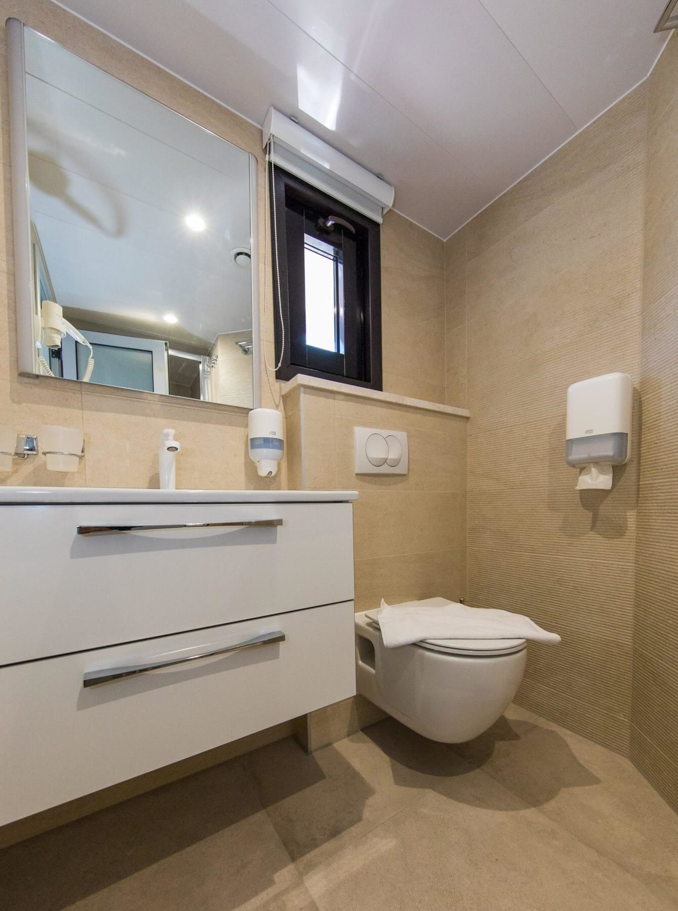 Motor Sailer 158 | Ambassador