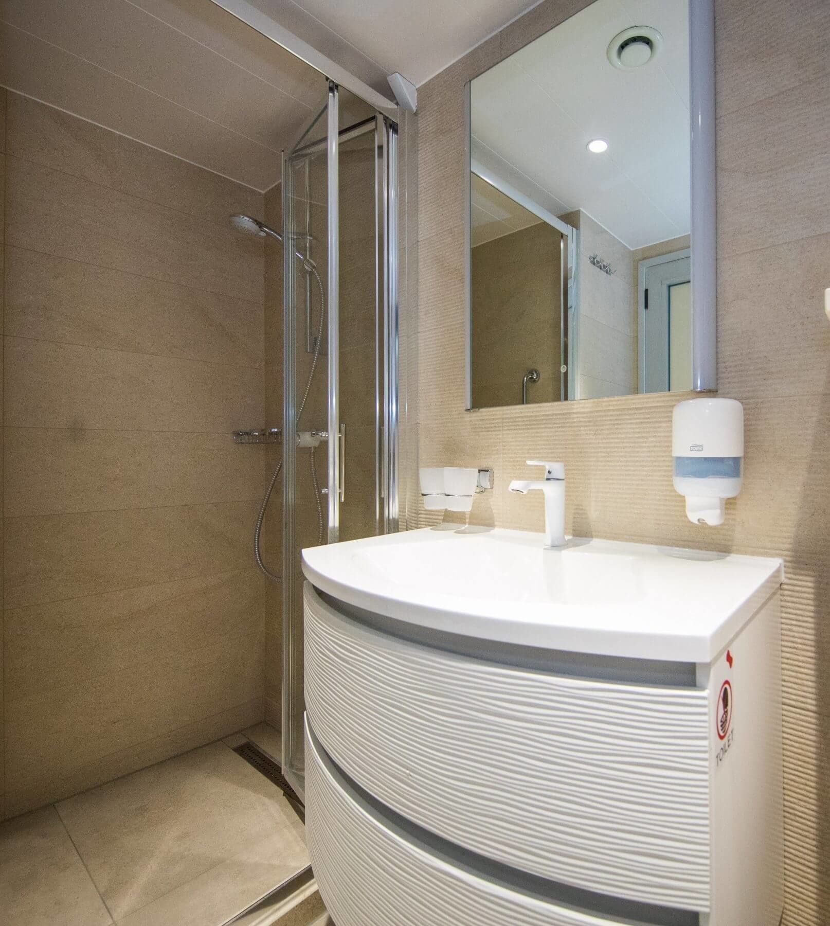 Motor Sailer 158 | Ambassador