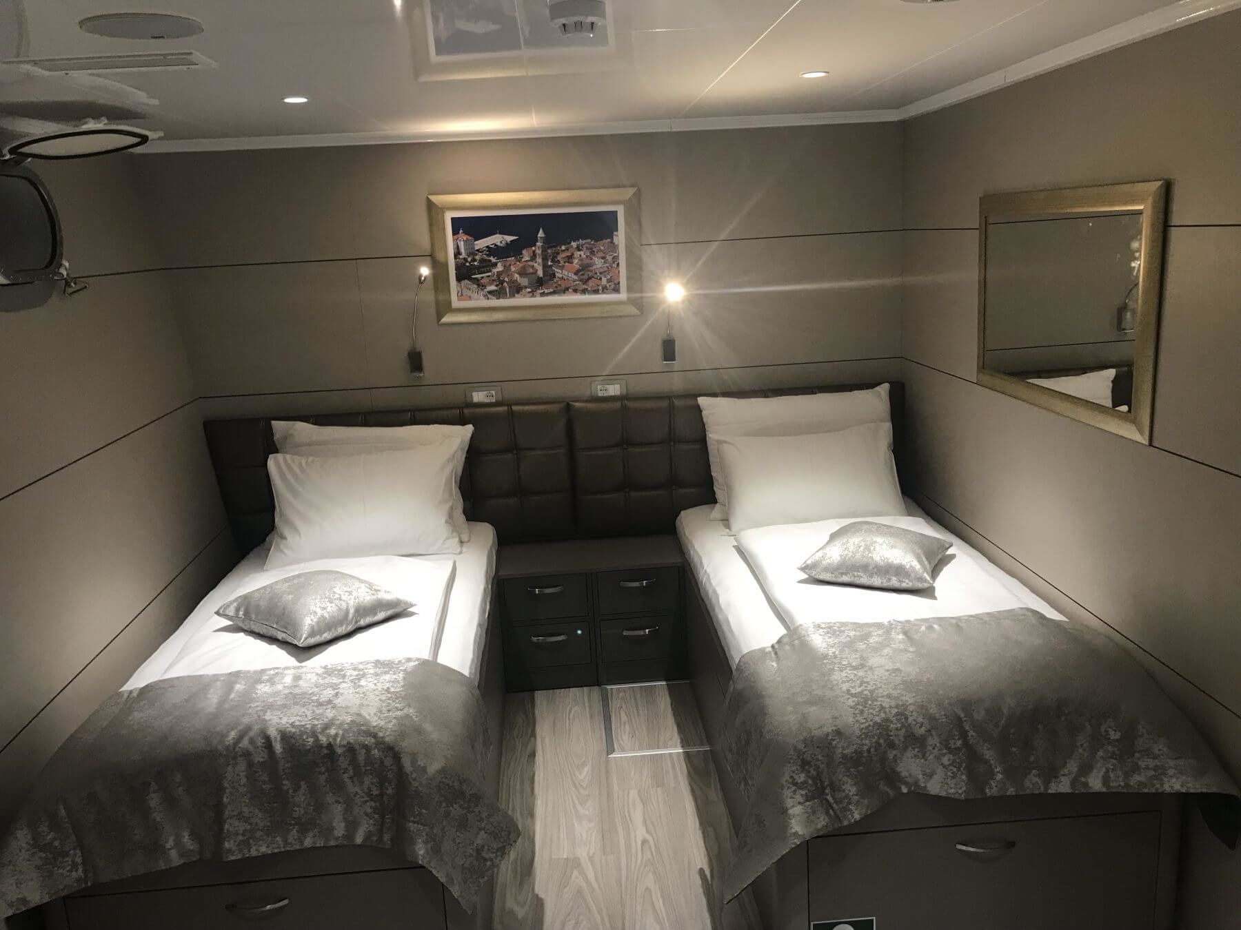 Motor Sailer 158 | Ambassador