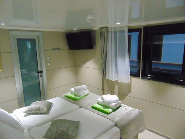 Motor Sailer 158 | Ambassador