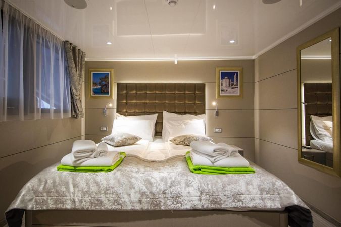 Motor Sailer 158 | Ambassador