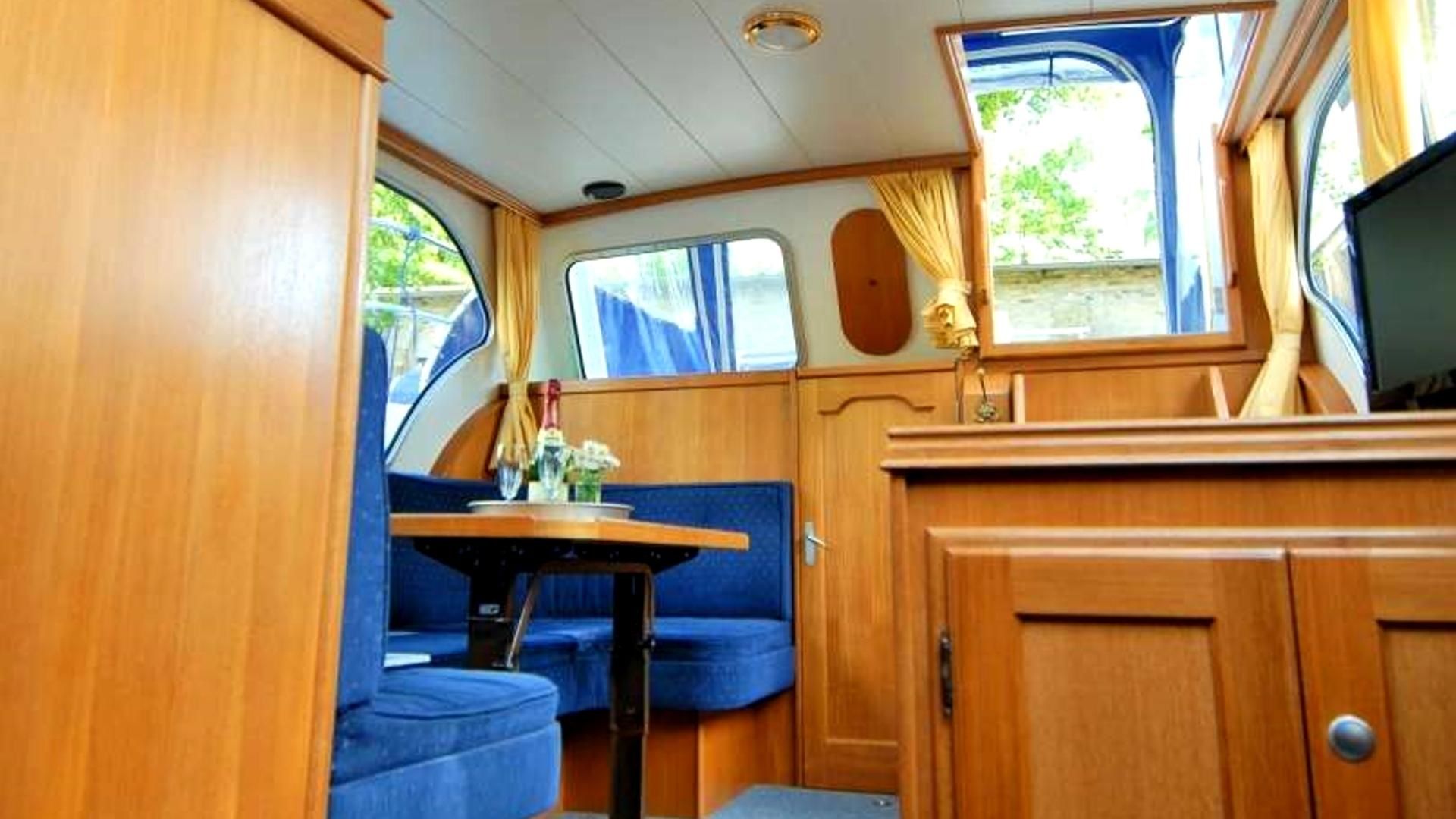 Pedro Skiron 35 | Sophie