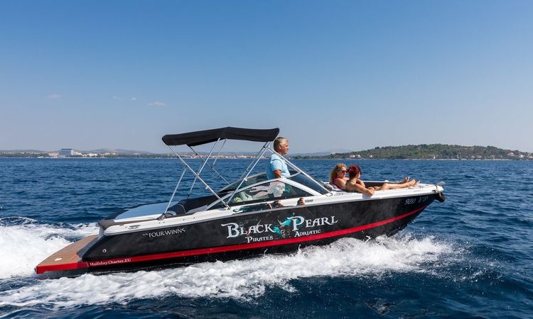 Four Winns 210 Horizon | Black Pearl