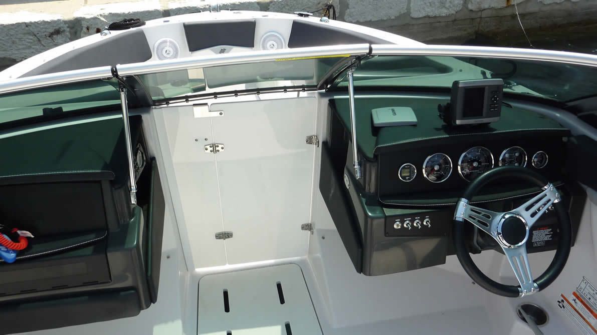 Four Winns 210 Horizon | Black Pearl