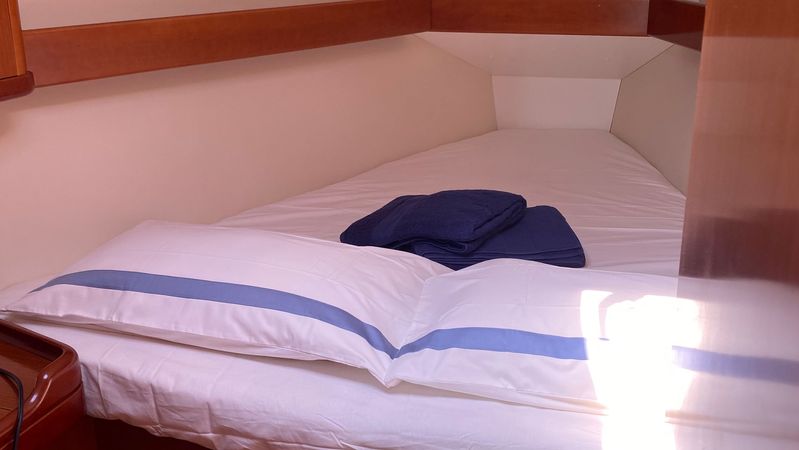 Beneteau Oceanis 37 | Era Ora