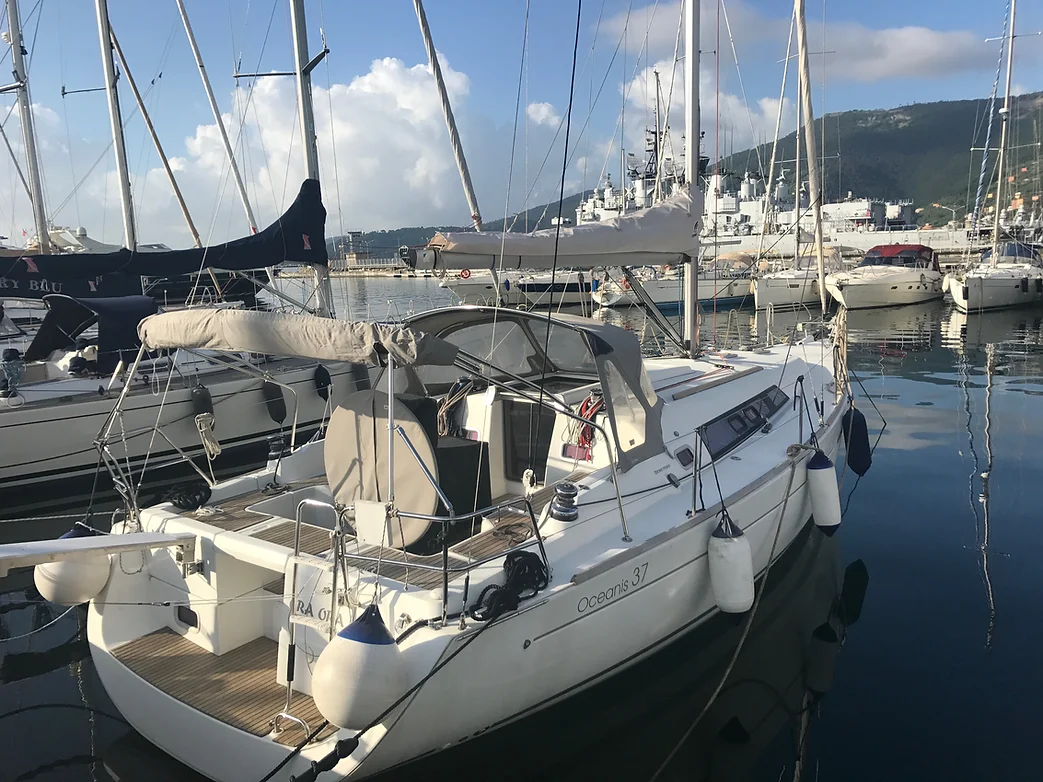 Beneteau Oceanis 37 | Era Ora