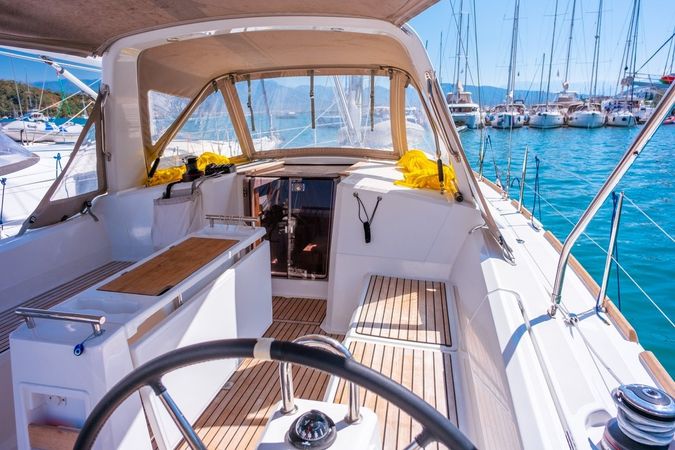 Beneteau Oceanis 38.1 | Triton 89