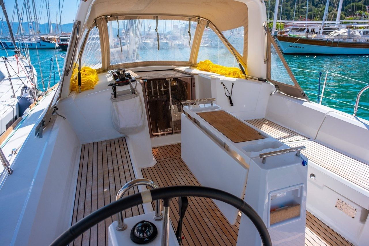 Beneteau Oceanis 38.1 | Triton 89