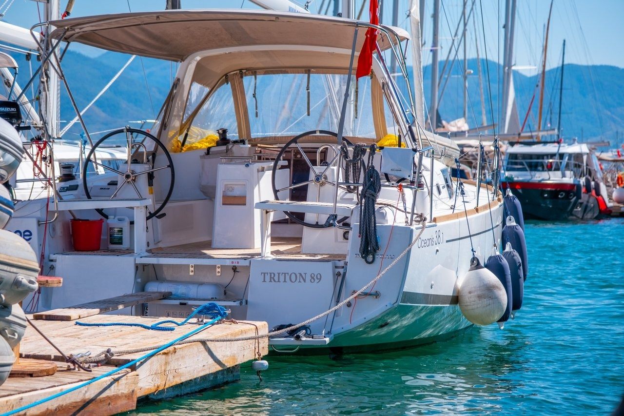 Beneteau Oceanis 38.1 | Triton 89