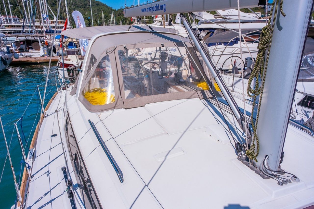 Beneteau Oceanis 38.1 | Triton 89