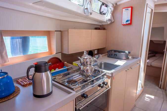Beneteau Oceanis 38.1 | Triton 89