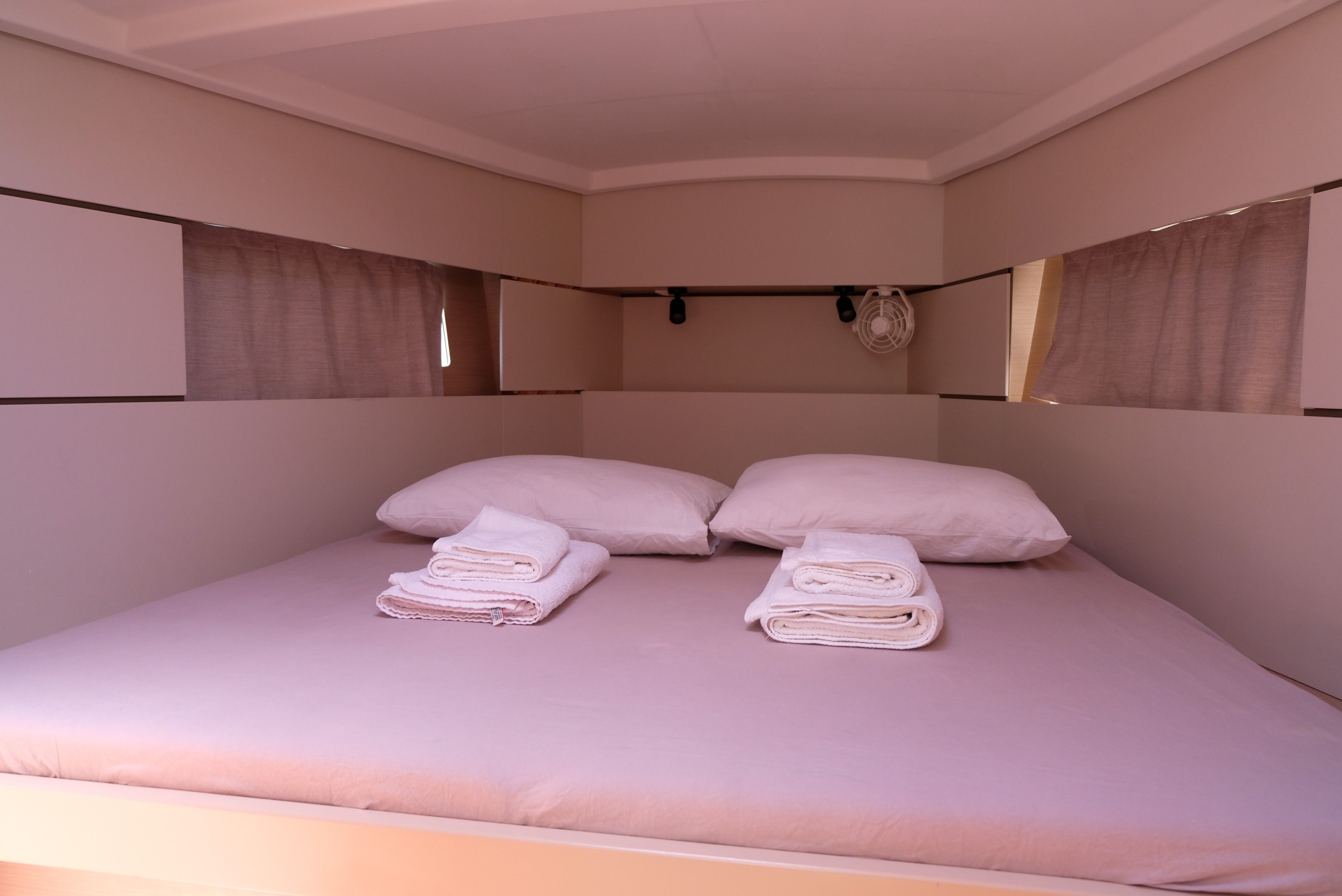 Beneteau Oceanis 38.1 | Triton 89