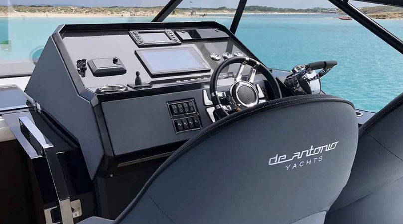 De Antonio D46 Open | Valentina