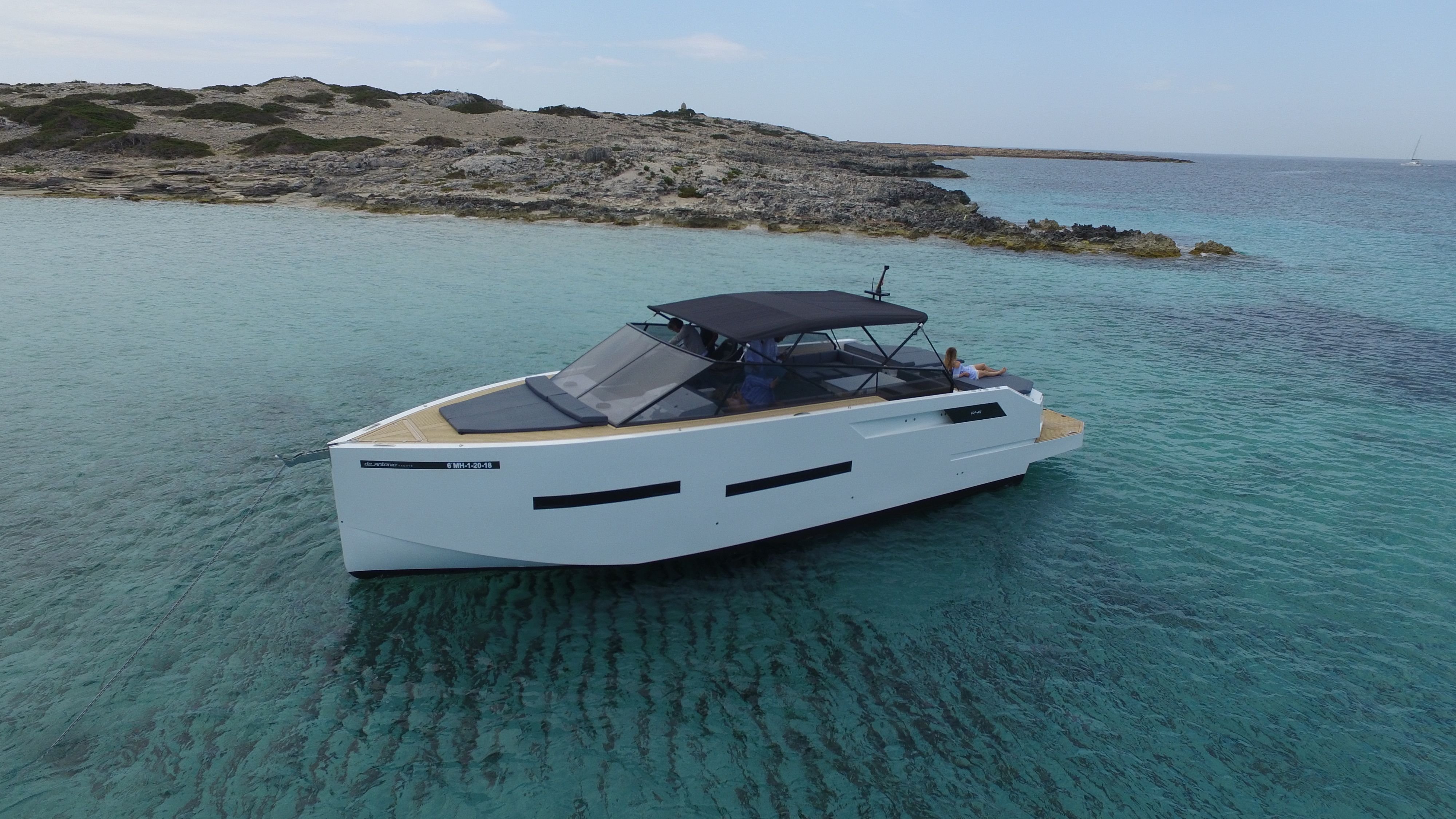 De Antonio D46 Open | Valentina