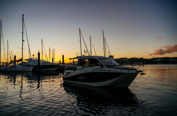 Quicksilver 755 Weekend | Shell 2