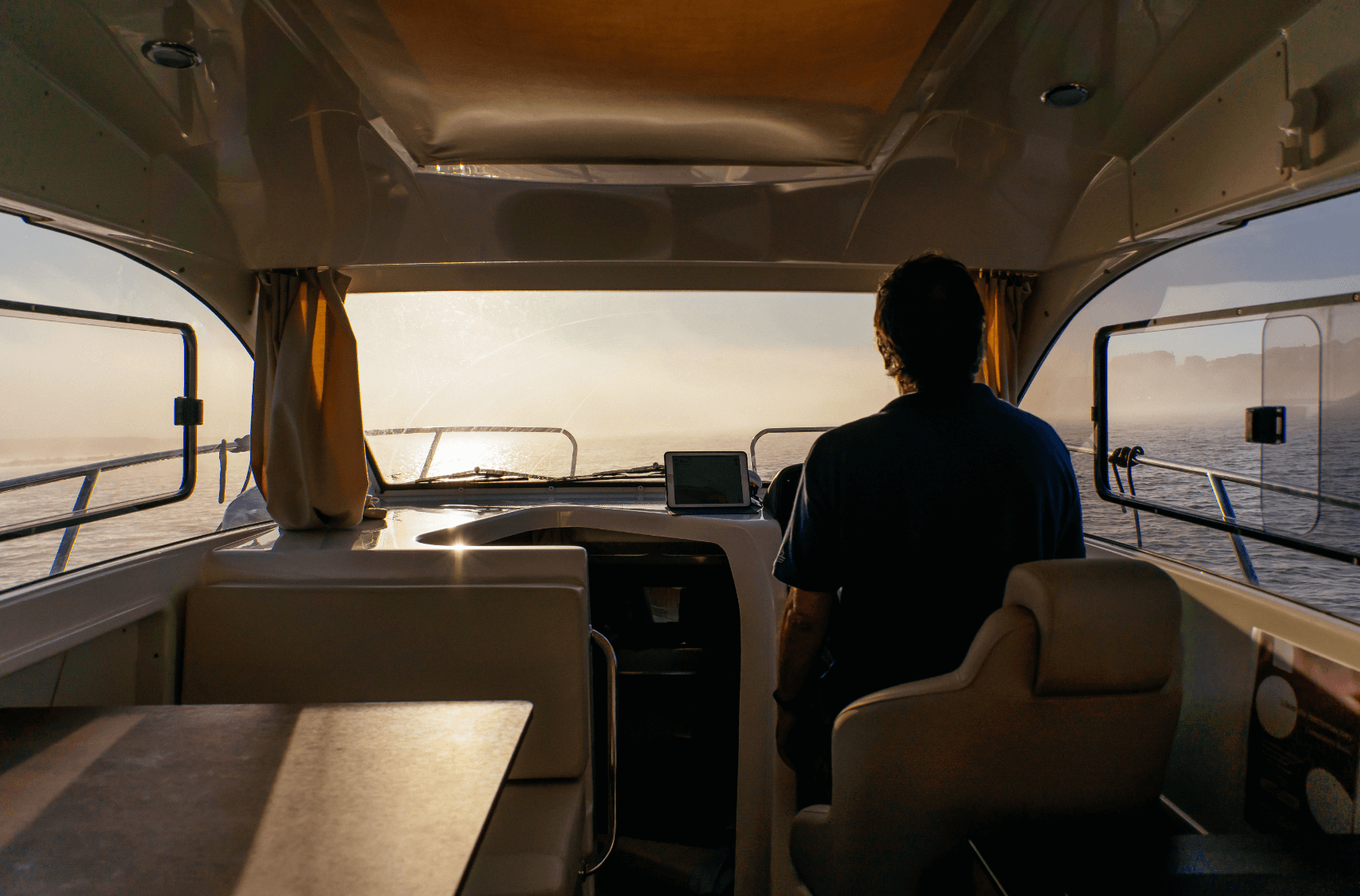 Quicksilver 755 Weekend | Shell 2