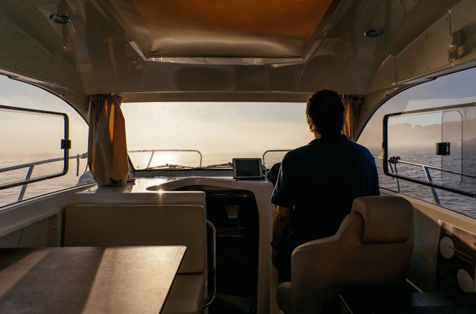 Quicksilver 755 Weekend | Shell 2