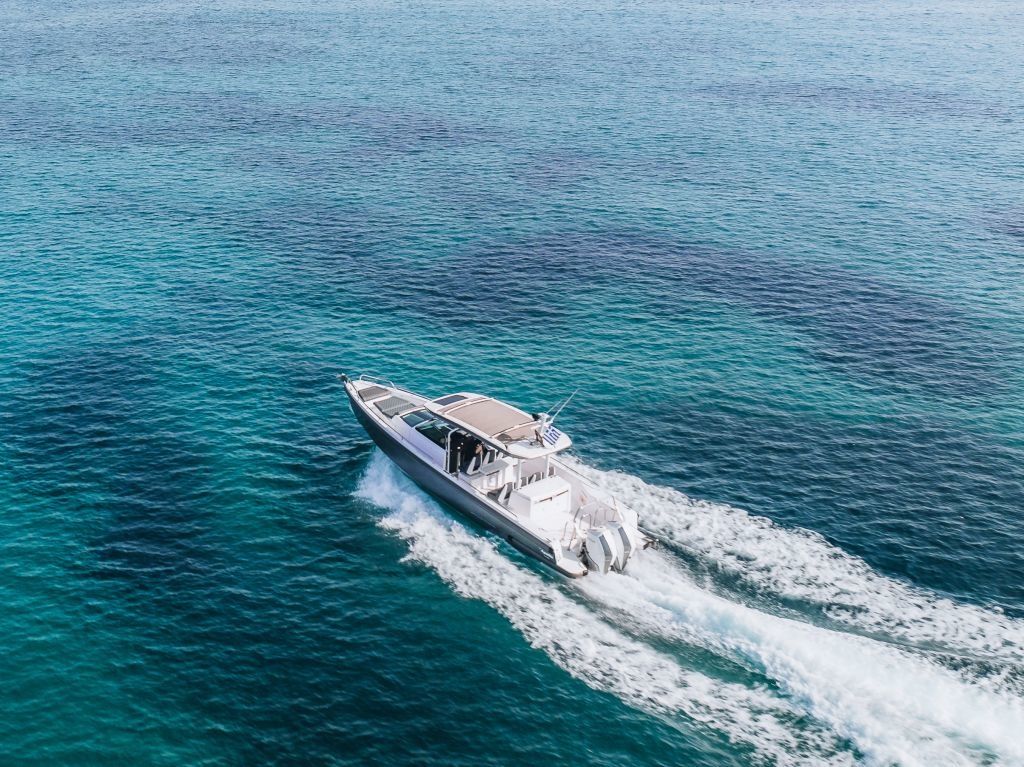 Axopar 37 Sun Top | Apollo