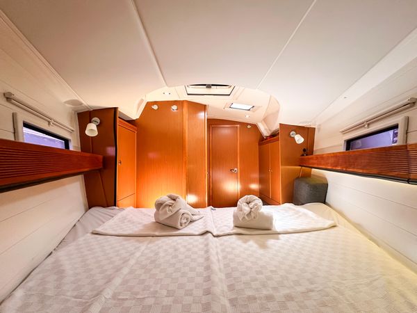 Bavaria Cruiser 40 | Spark 1