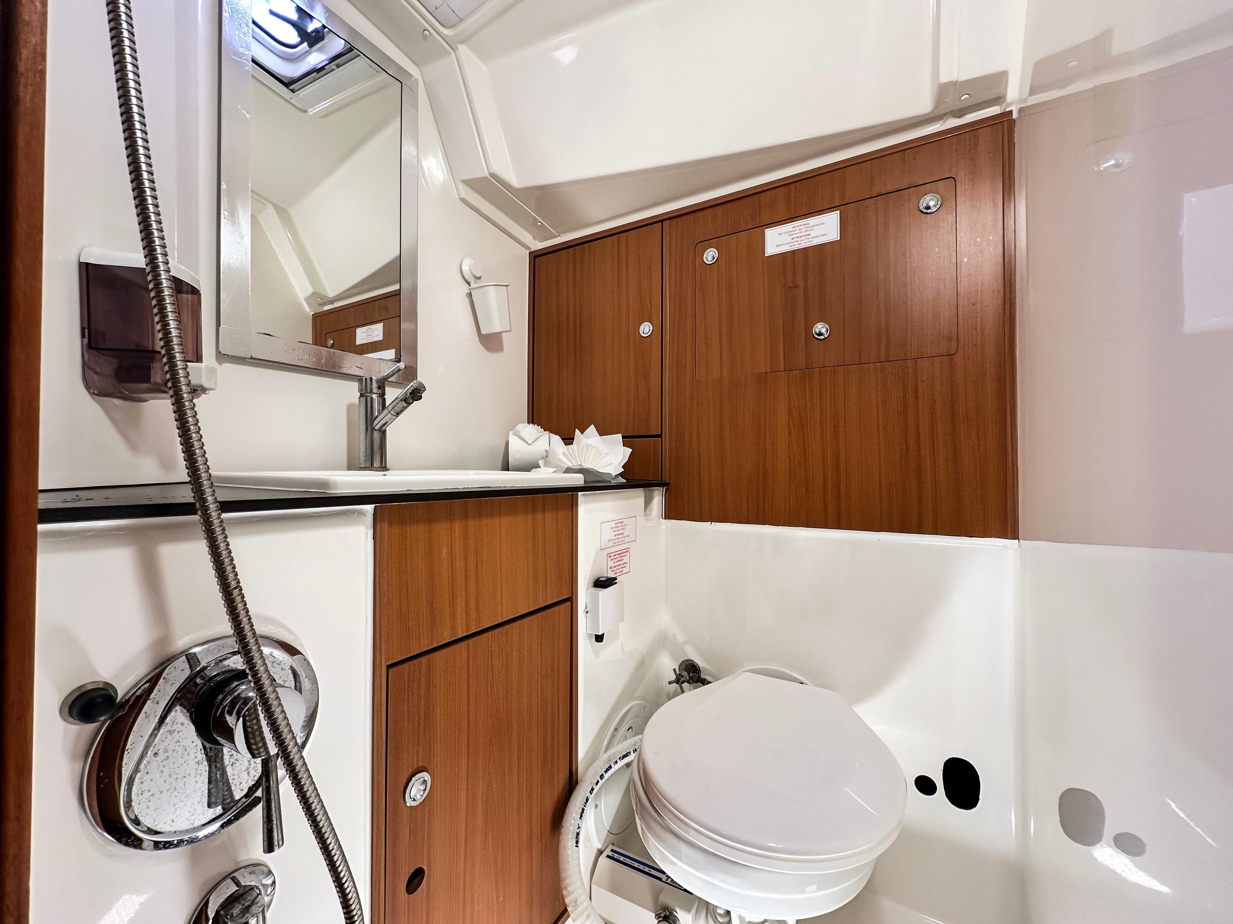 Bavaria Cruiser 40 | Spark 1