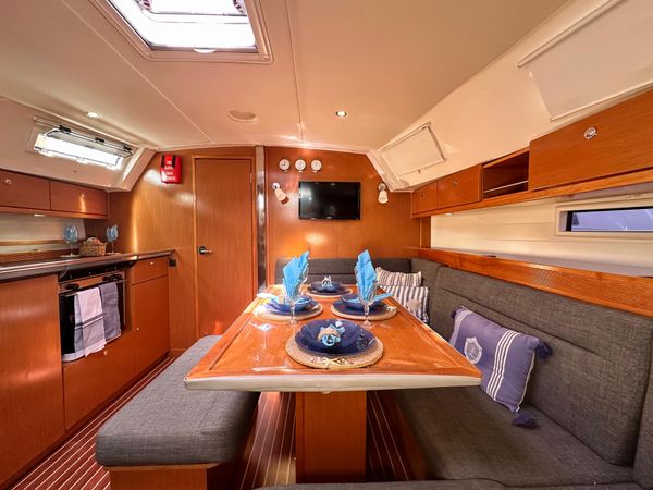 Bavaria Cruiser 40 | Spark 1