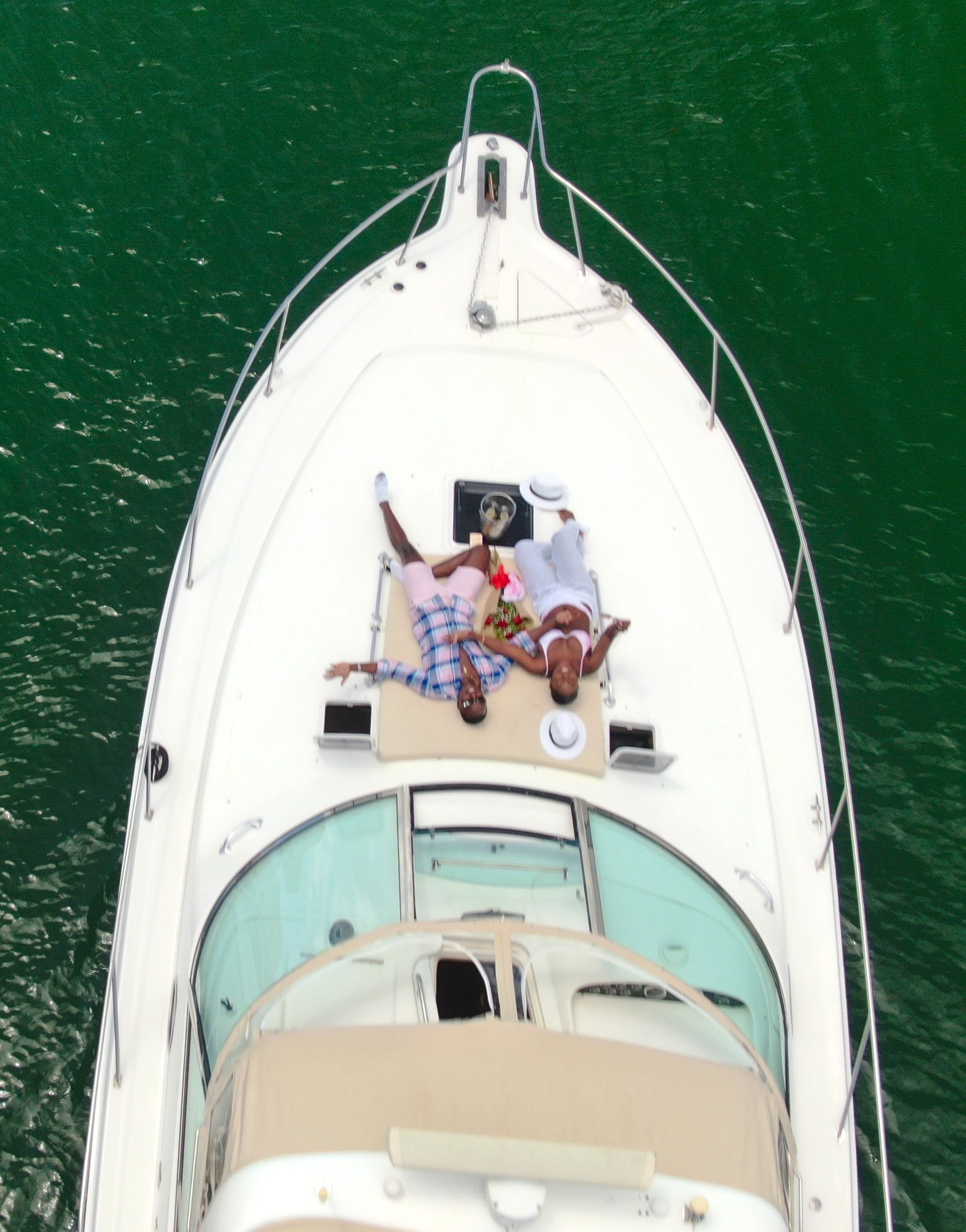 Sea Ray Sundancer 40 | Vixen