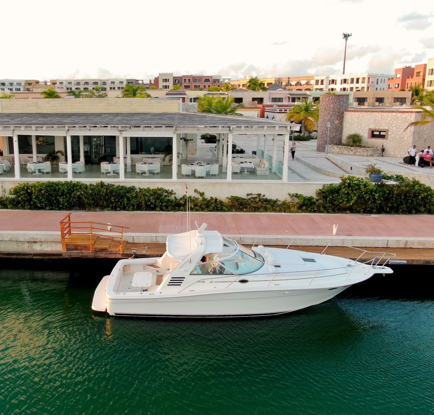 Sea Ray Sundancer 40 | Vixen