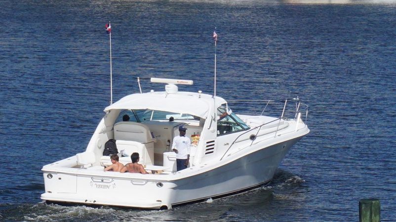 Sea Ray Sundancer 40 | Vixen