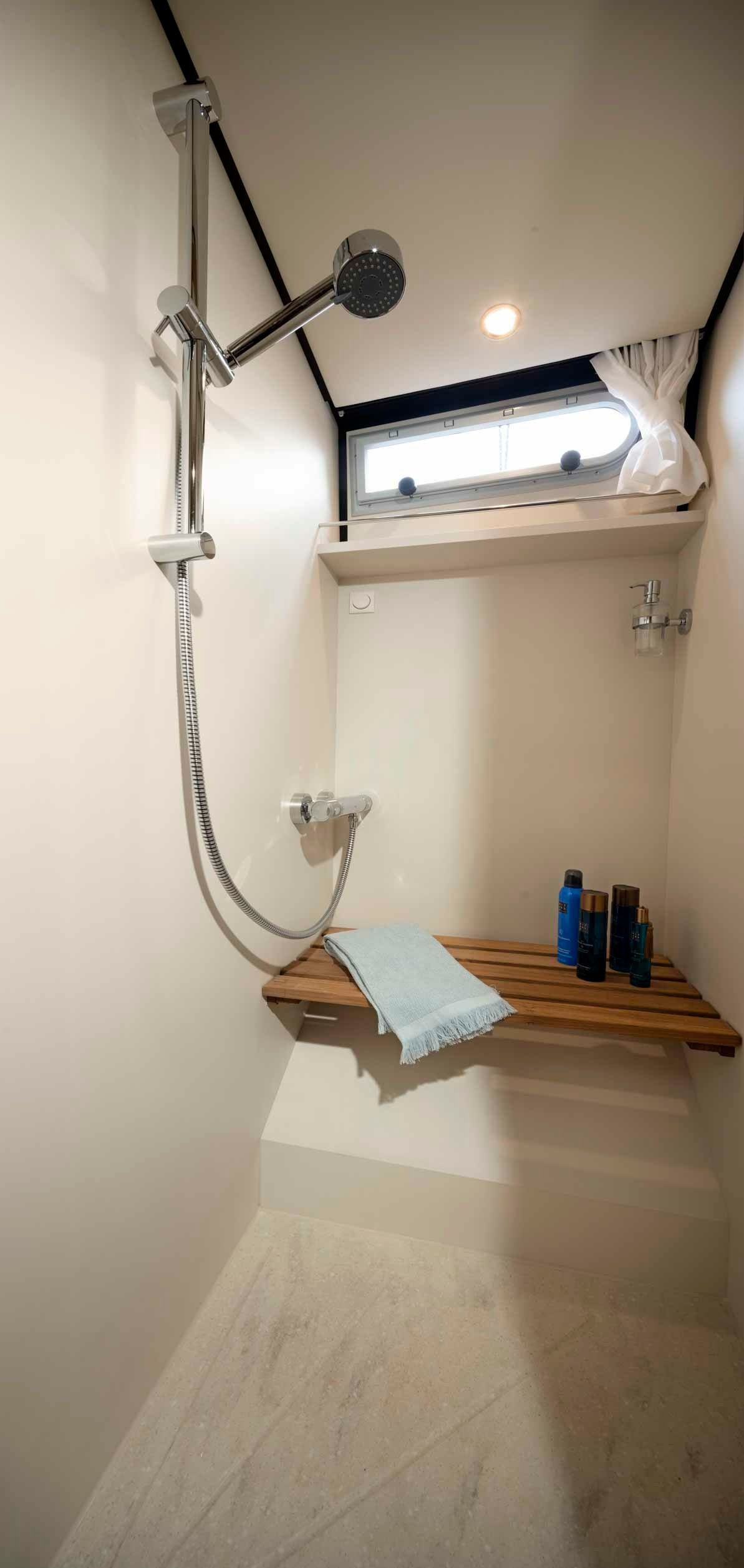 Linssen GS 45 Sedan | Raya