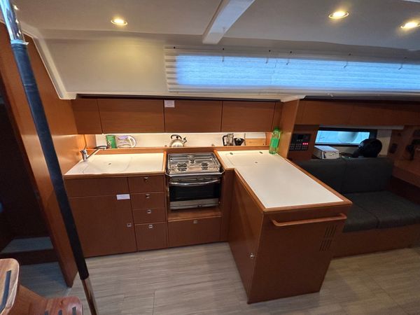 Bavaria C42 | Valesia