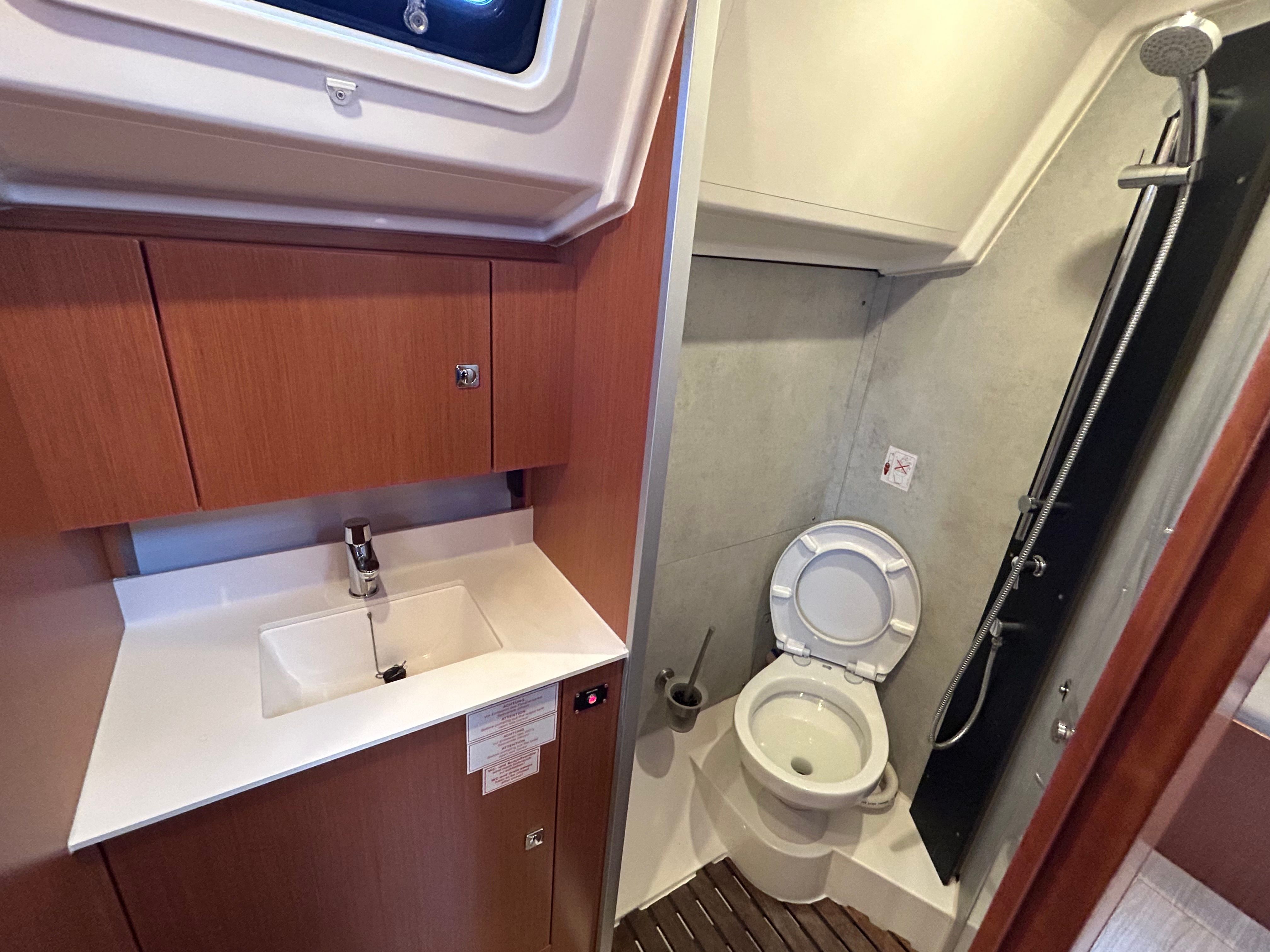 Bavaria C42 | Valesia