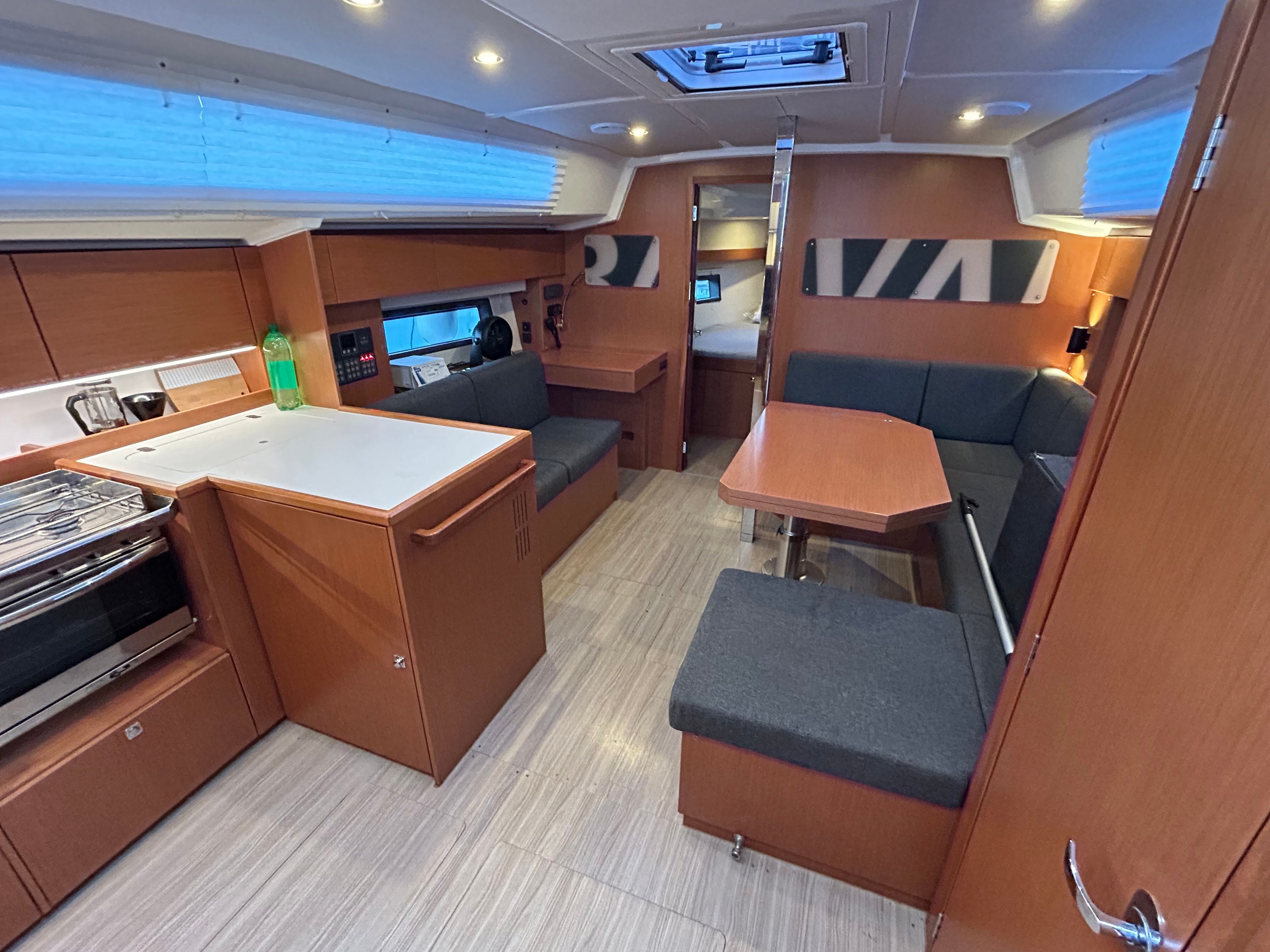 Bavaria C42 | Valesia