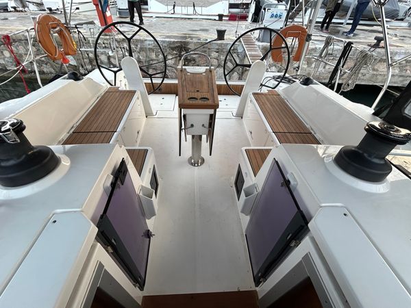 Bavaria C42 | Valesia