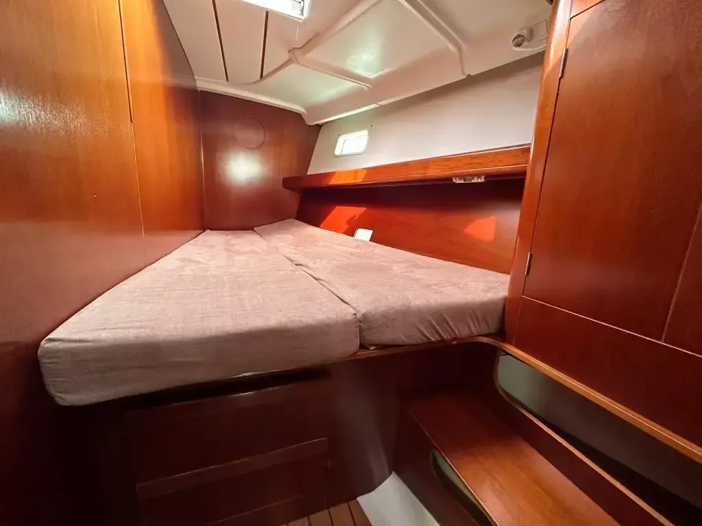 Beneteau 473 | Bella 2