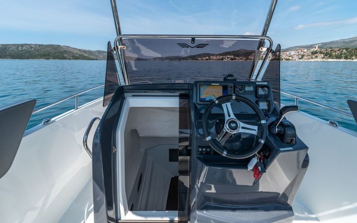Beneteau Flyer 7.7 Spacedeck | BENETEAU FLYER 7.7