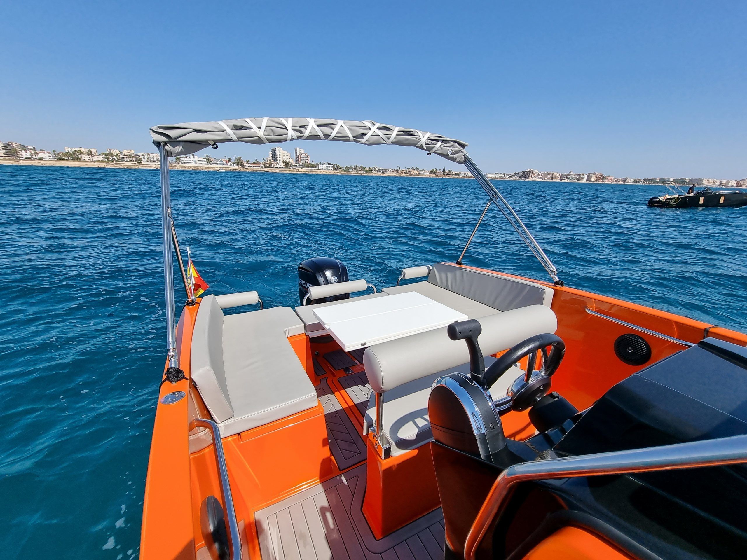 Nuva Yachts M6 | Aventura