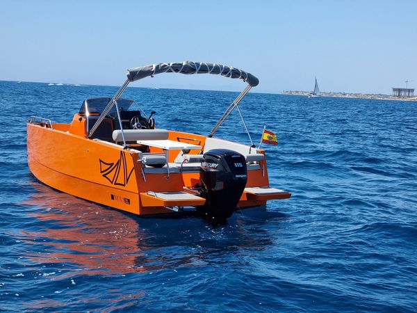 Nuva Yachts M6 | Aventura