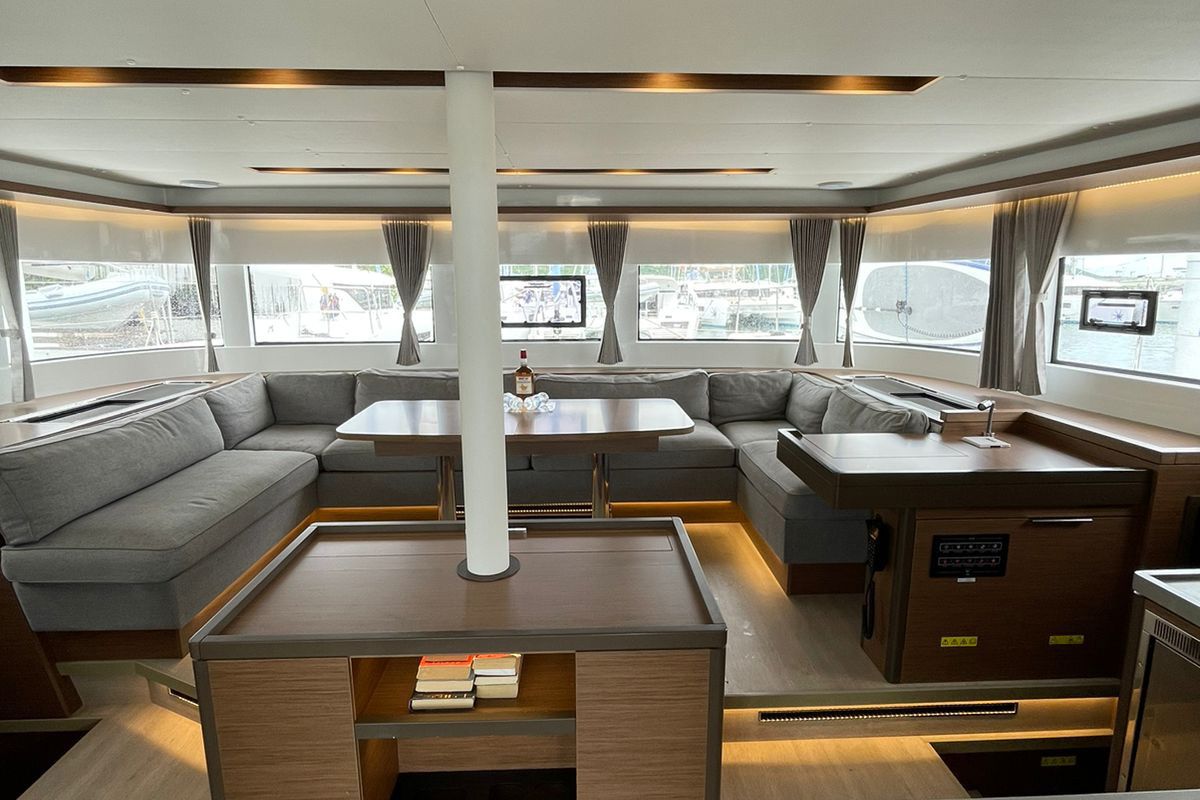 Lagoon 50 | Bottoms Up