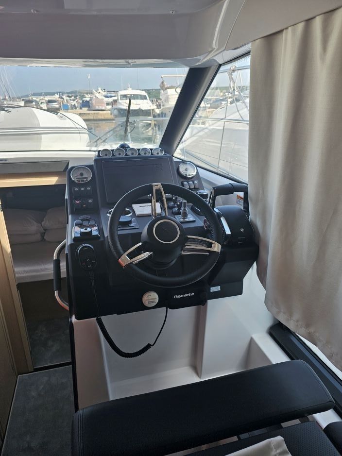 Jeanneau NC 37 | Sierra