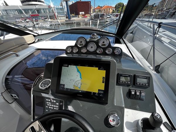 Bavaria S33 HT | Rio