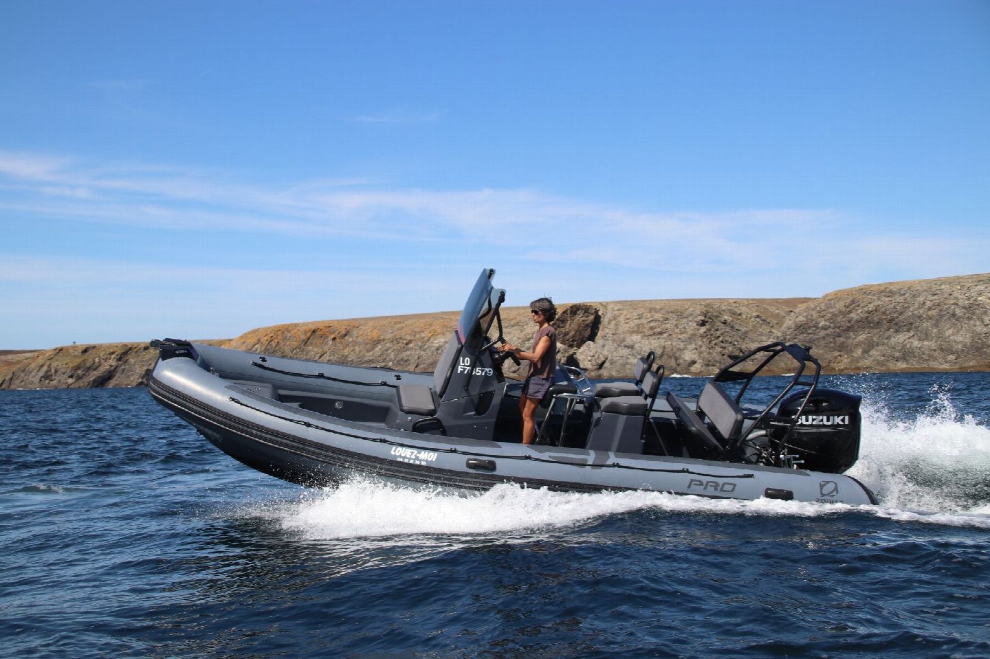 Motorboat Zodiac Pro 7 Bamba for rent France Boataround