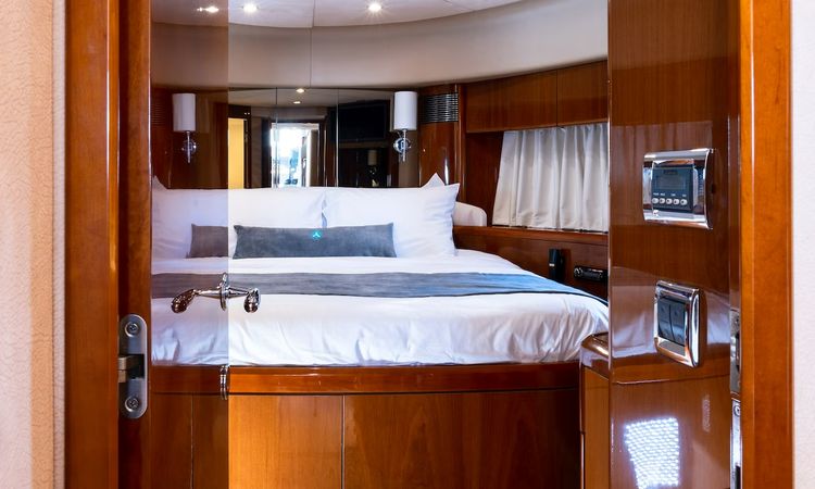 Princess 72 F | Azure