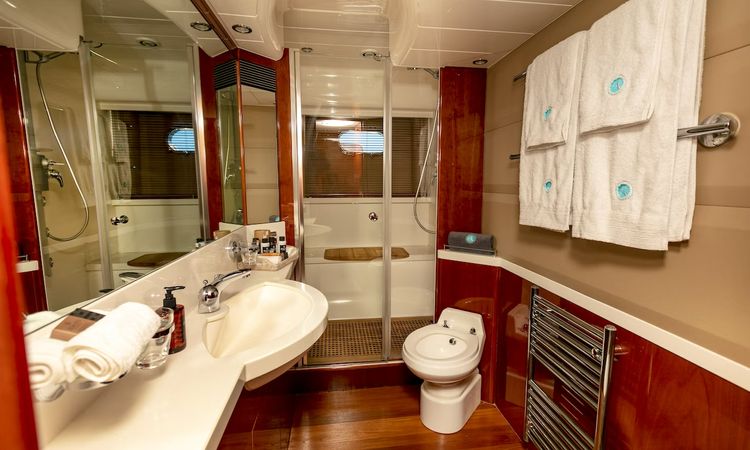 Princess 72 F | Azure