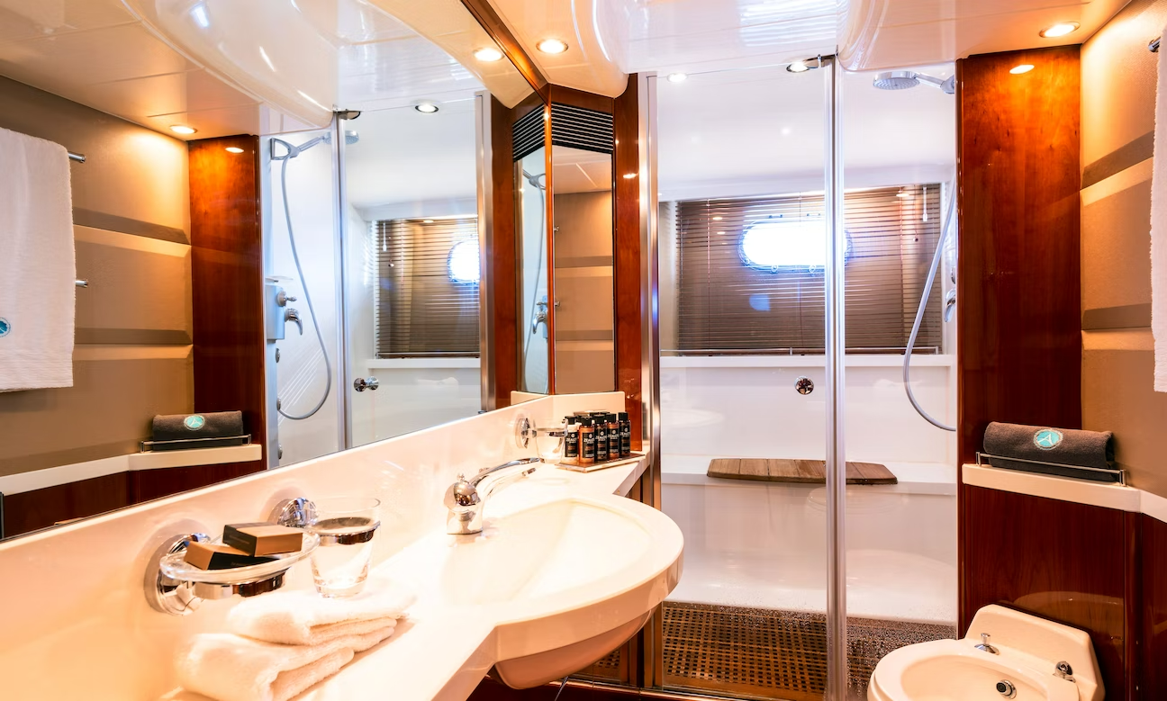 Princess 72 F | Azure