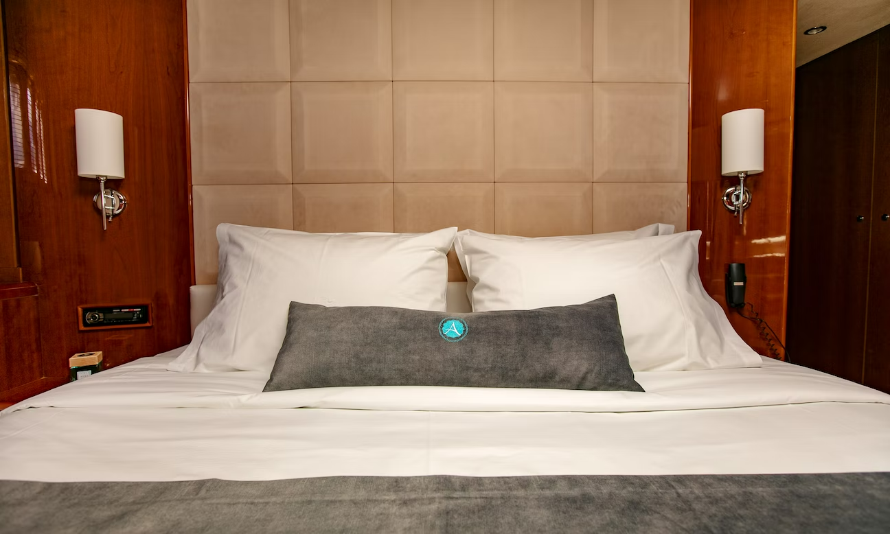 Princess 72 F | Azure