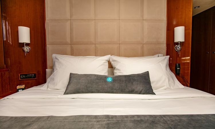 Princess 72 F | Azure